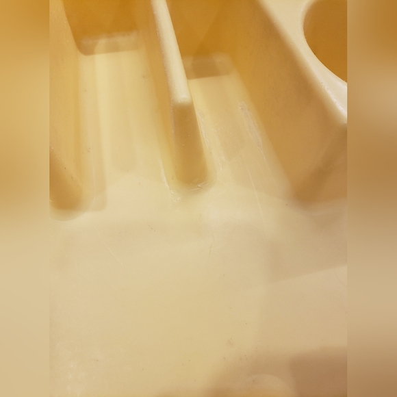 Rubbermaid Plastic Flatware Holder, Drawer Organizer, Cutlery - Picture 3 of 12